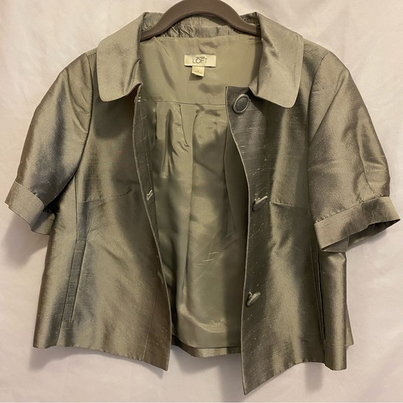 Ann Taylor LOFT Silver short sleeve cropped Jacket Sz 2 - Picture 2 of 8